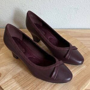 Easy Street Kata Womens Round Stiletto Heel Pumps